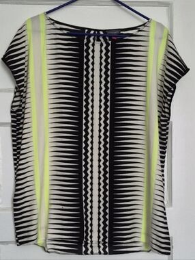 Vince Camuto Black & White Geometric Stripe Tunic with Neon Yellow Stripes Large